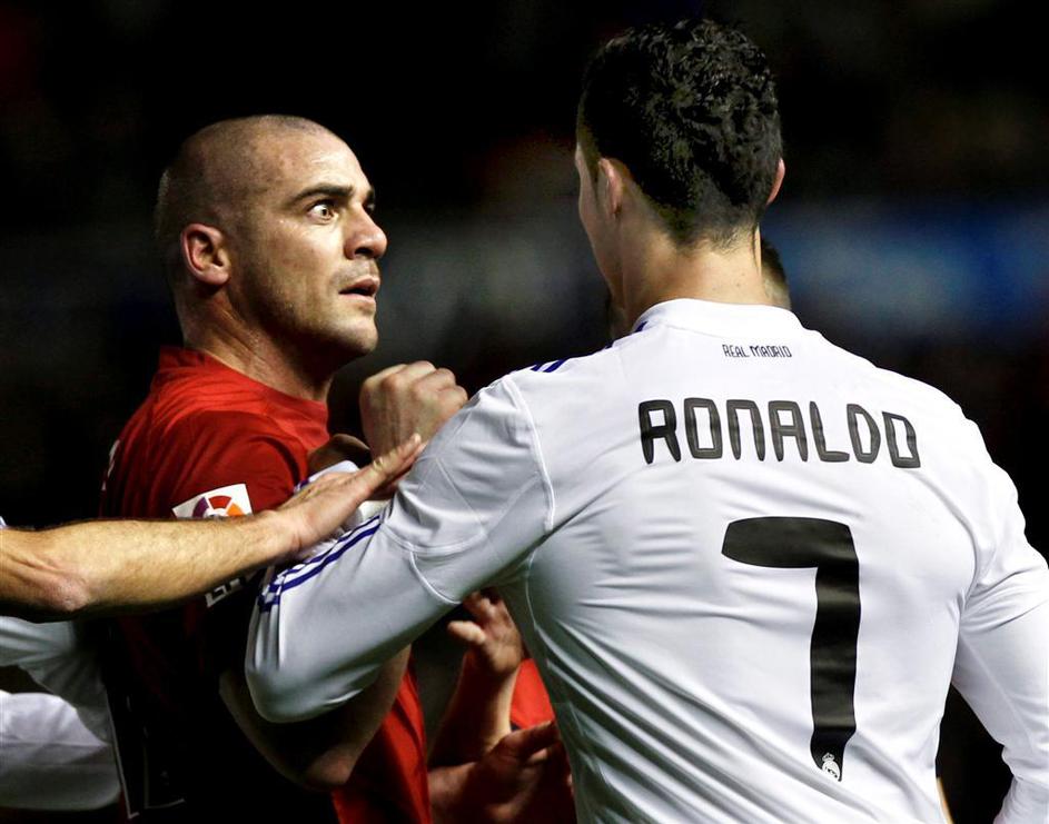 Pandiani bi potreboval orožni list že samo za svoj pogled ... (Foto: EPA)