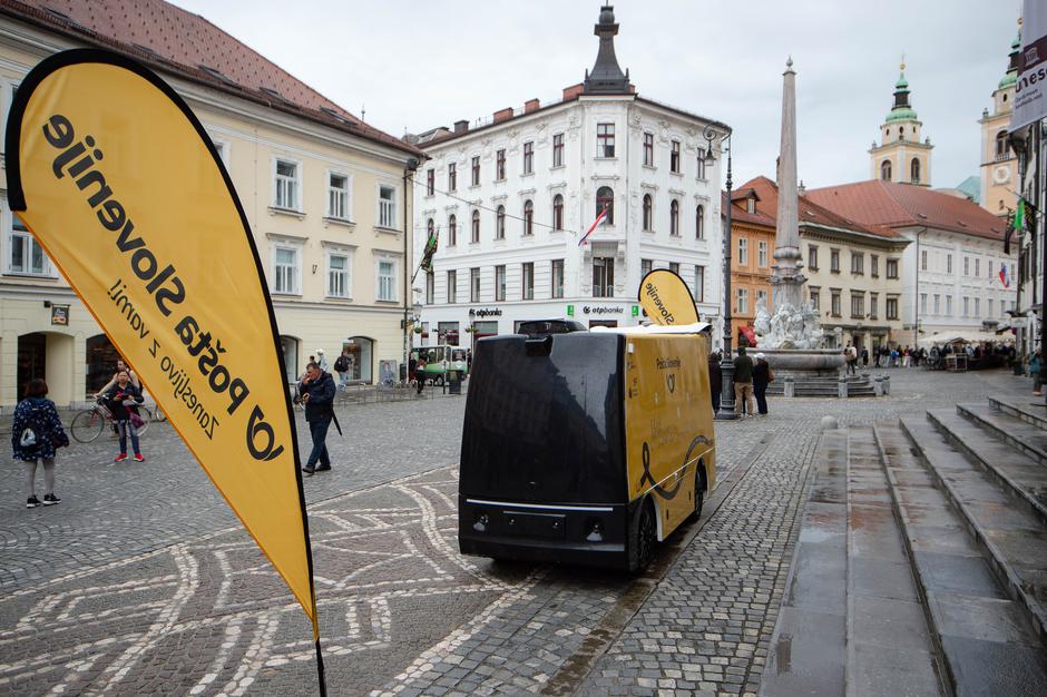 Robotska dostava | Avtor: Anže Petkovšek