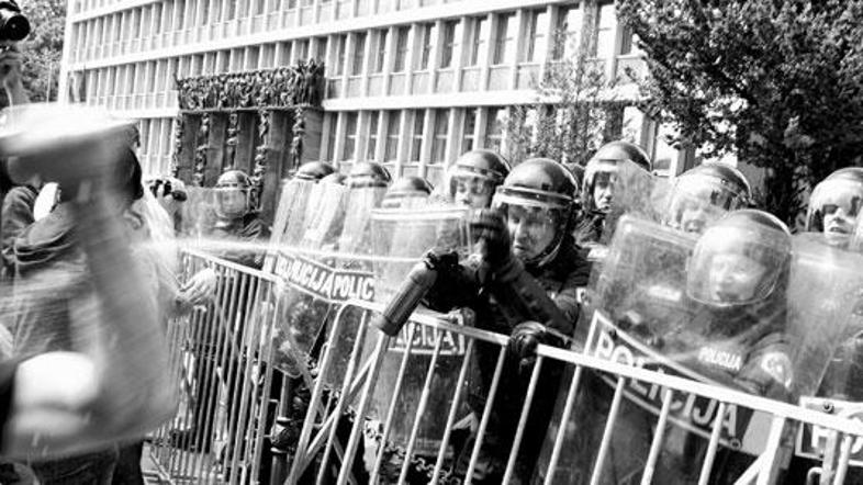 Reportažna fotografska razstava Nine Blaž o lanskoletnih študentsko dijaških dem