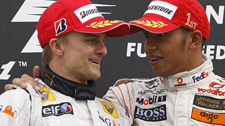 Kovalainen_Hamilton_Action - main