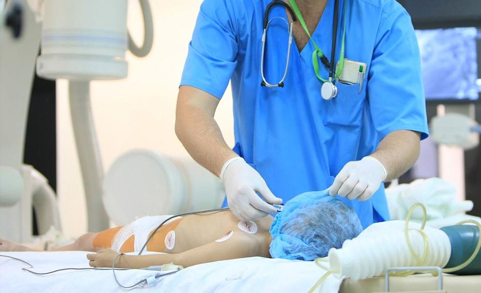 otrok operacija bolnišnica operacijska miza | Avtor: Profimedia