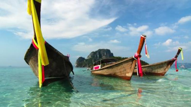 Tajska išče rešitev iz krize tudi v alkoholu – na pomoč prihaja koktajl Siam Sun