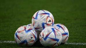 Nogometna žoga Al Rihla