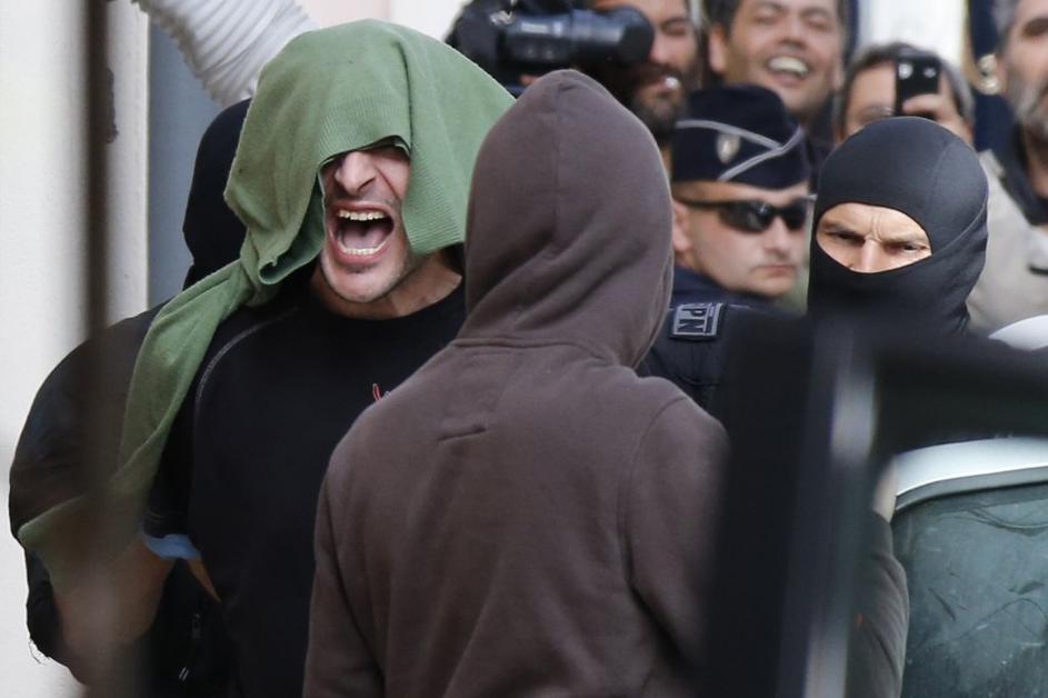 Eta, aretacija, Francija