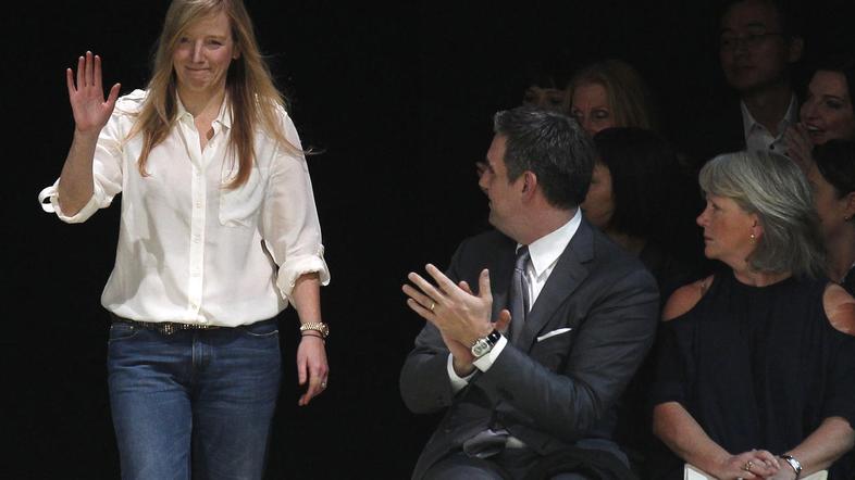 Britanska oblikovalka Sarah Burton je v Parizu požela iskren aplavz. 