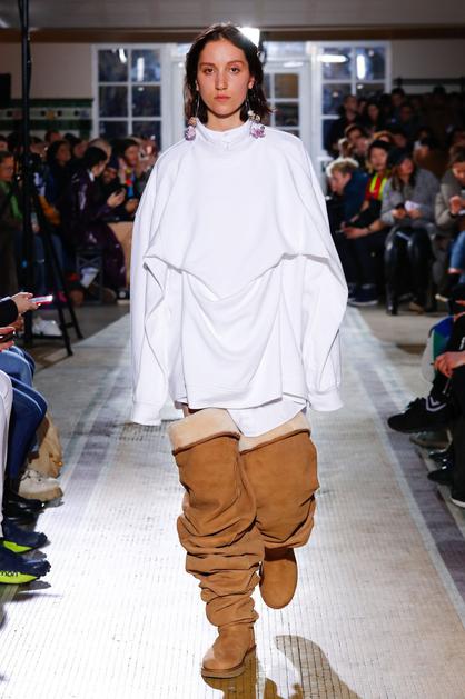 UGG