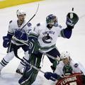 Roberto Luongo je tudi po poškodbi uspešno branil svoj gol.