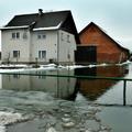 Poplave na Ljubljanskem barju se bodo zadržale še nekaj dni. Kraška polja bodo š