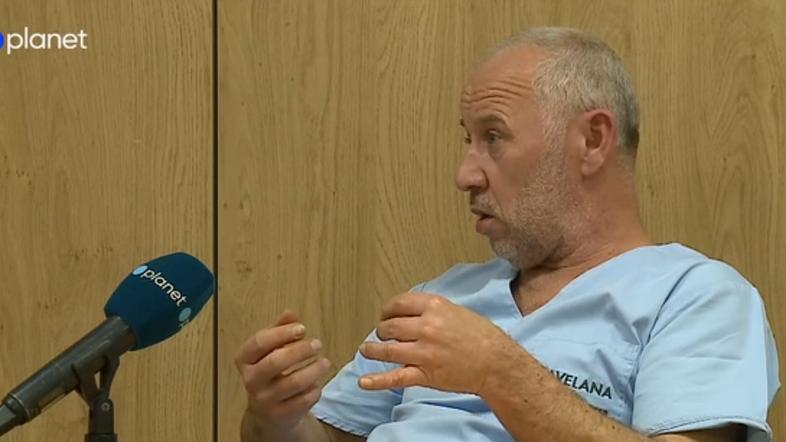 Ortoped Gregor kavčič med intervjujem na Planetu