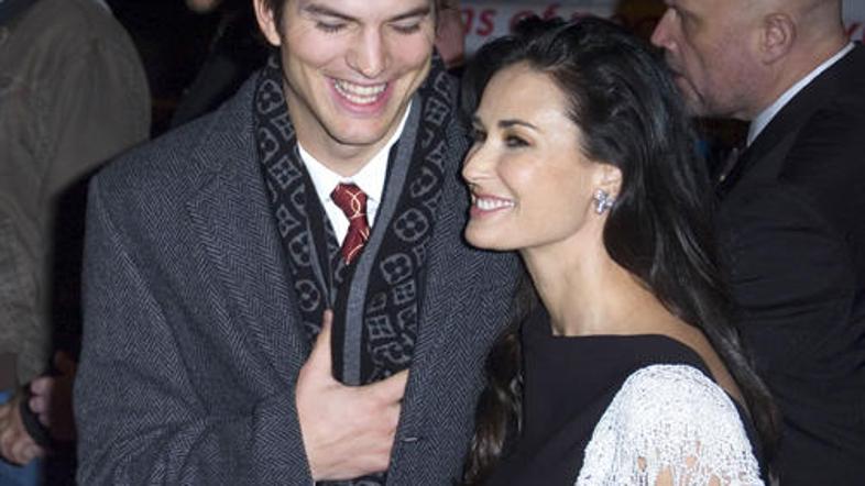 Vedla sta se kot sveže zaljubljen par.