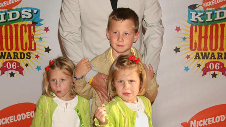 Luki, Isabelli in Grace se je pridružil še Max.