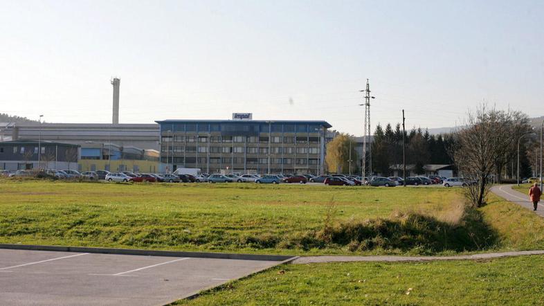 “Za delo predsednika Konference Skei Impol 12 podjetij skupine Impol plačuje 1.1