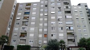 slovenija 10.06.13. primorska, novogoriska ulica, Ulica Gradnikove brigade, blok