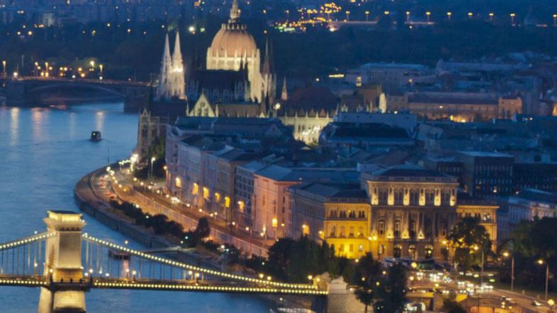 Party vlak vozi tudi v Budimpešto. (Foto: Shutterstock)