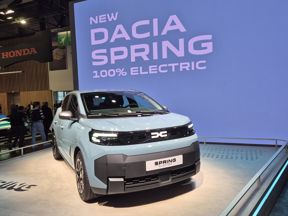 Dacia na avtomobilskem salonu v Parizu | Avtor: Gregor Prebil