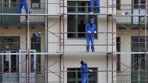 Ljubljana 18.11.08, gradnja, delavci, podest, bloki, obnova Foto: Dejan Mijovic