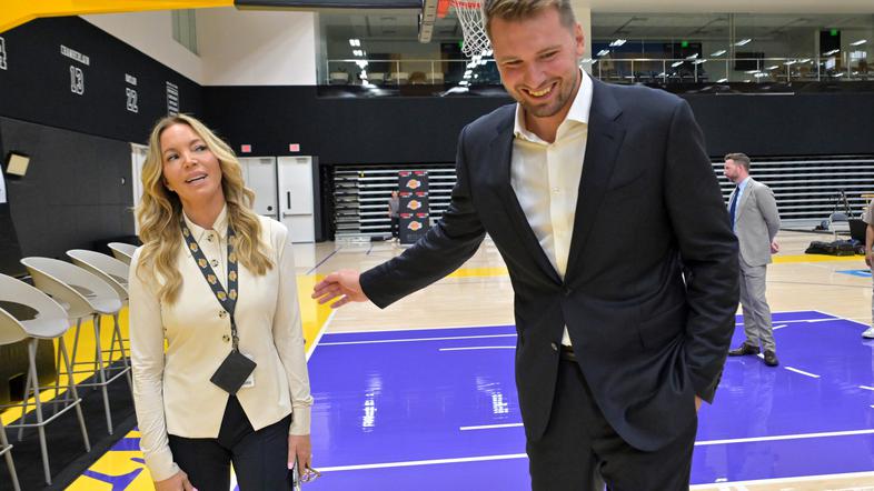 Jeanie Buss Luka Dončić