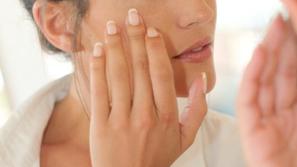 ženska gube ogledalo