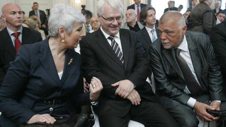 Nekdanji hrvaški predsednik se ni zavedal, da ga snema mikrofon. (Foto: Goran Me