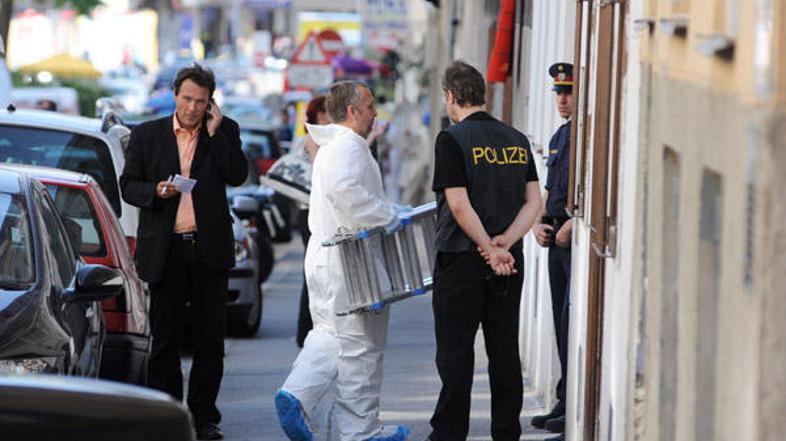 V templju je bilo med napadom okoli sto vernikov. Po zadnjih ocenah naj bi v Avs