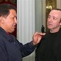 Hugo Chavez v pogovoru s Kevinom Spaceyjem.