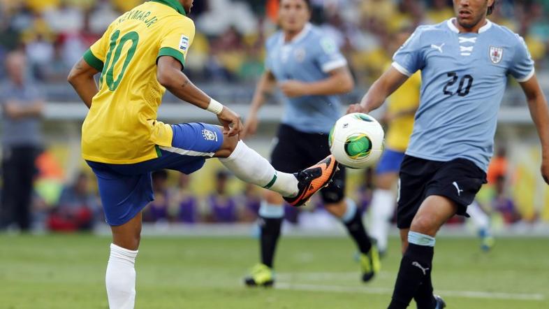 Neymar Alvaro Gonzalez Pokal konfederacij Brazilija Urugvaj polfinale