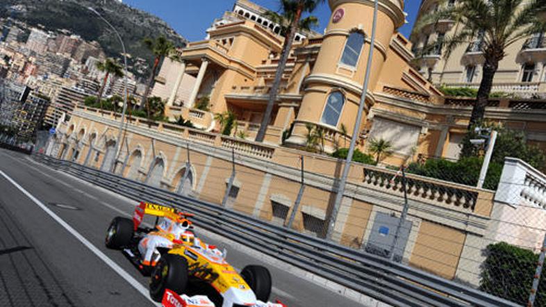 Fernando Alonso bo po vsej verjetnosti že v naslednji sezoni vozil Ferrarijev di