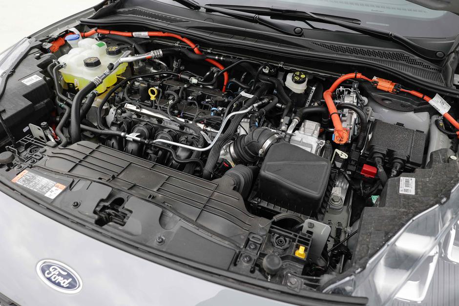 Ford Kuga PHEV | Avtor: Saša Despot