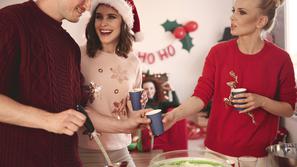 barski stoli, barska miza, oprema, kuhinja, dom