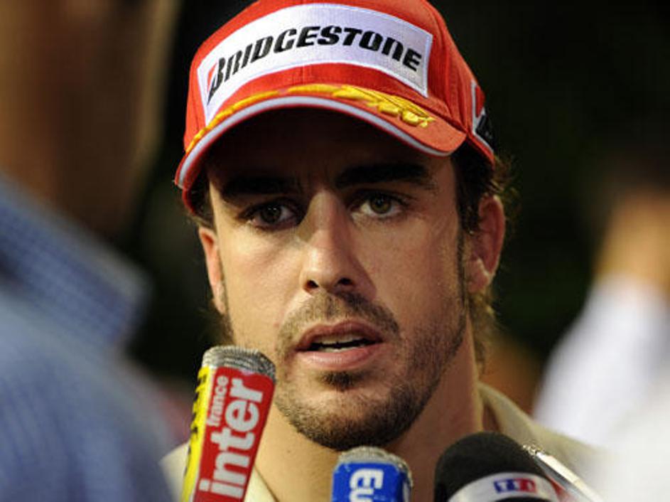 Zdaj je uradno – Fernando Alonso bo pri Ferrariju dirkal (vsaj) tri sezone.