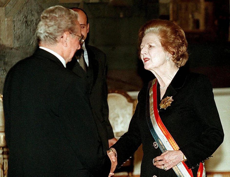 Thatcherjeva na obisku v Zagrebu leta 1998