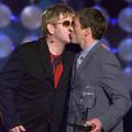 Elton in Robert sta že dolgo zelo dobra prijatelja. (Foto: Reuters)