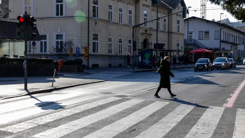 promet, pešec, zebra