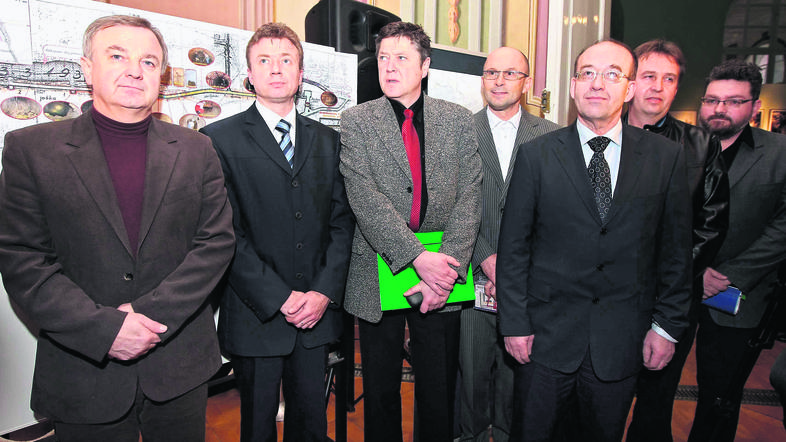 Mitja Ferenc (tretji z leve) je razočaran nad odločitvijo države v zvezi z Barba