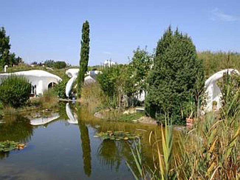 "Vkopane" in zlite s pokrajino ...