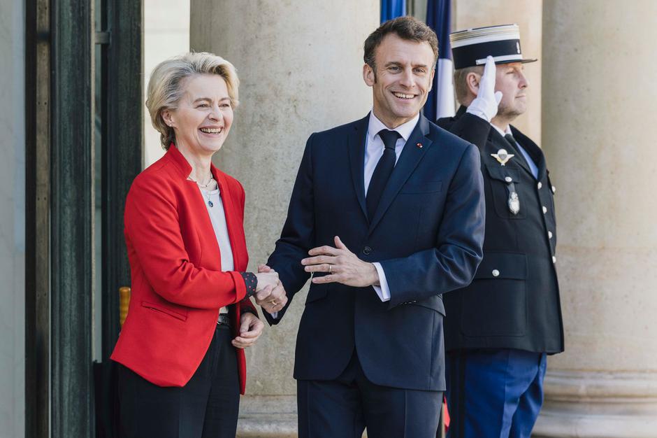 Ursula von der Leyen in Emmanuel Macron | Avtor: Profimedia