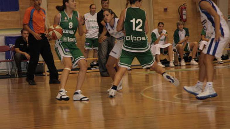 Slovenke so kljub visokemu vodstvu popustile in izgubile dvoboj z Nizozemkami.