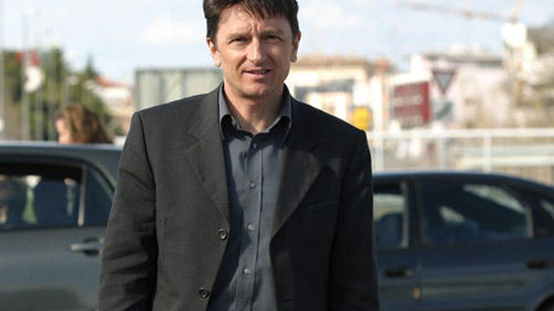 "Nasprotoval sem škodljivi pogodbi za Luko; sledila je nezakonita odpoved," Drag