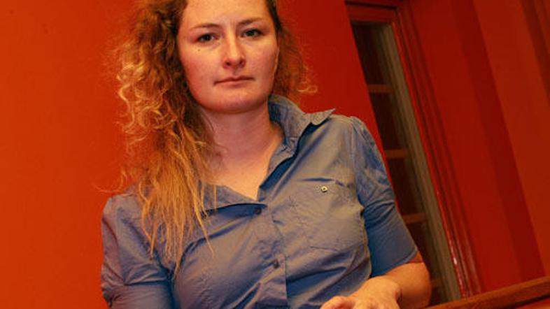 Simona Jerala meni, da se tudi na sodišču dogaja homofobija.