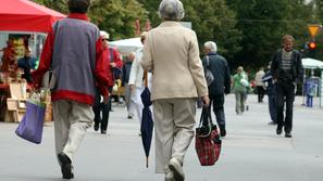 Pri 65 letih lahko Slovenci v tem trenutku pričakujejo, da bodo dočakali 82,3 le