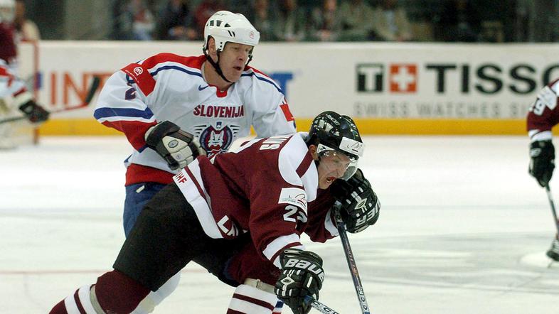 Latvijska, slovenska hokejska reprezentanca