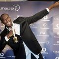 Usain Bolt je s ponosom poziral z laureusom.