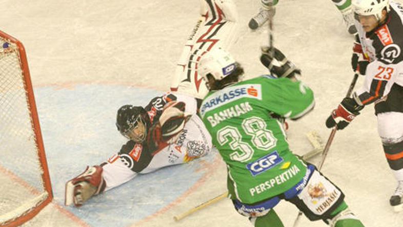 Na ljubljanskem ledu je bilo znova vroče.