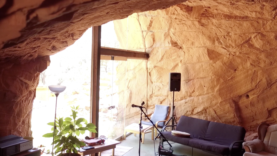 dom v jami | Avtor: youtube