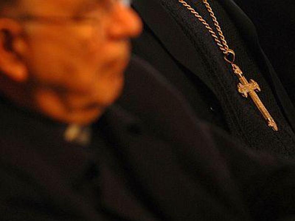 Cerkev je še vedno skrivnostna, medtem pa je rok že potekel.