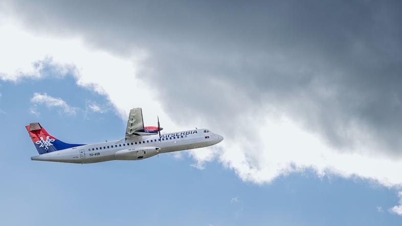 letalo, avion, letališče Brnik