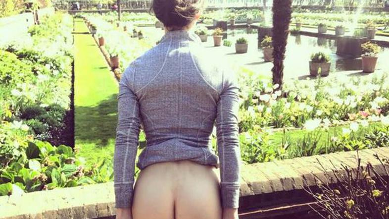 Belfie, Gola zadnjica