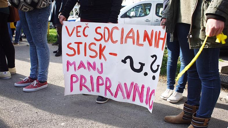 Protest pred fakulteto za socialno delo