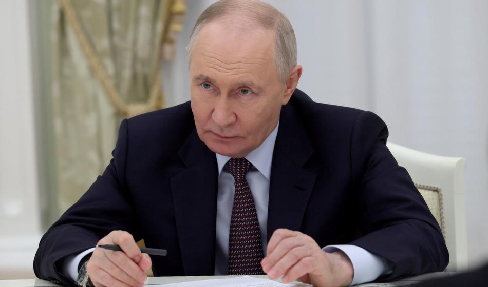 Vse večji strah pred državnim udarom, Putin se skriva pred javnostjo