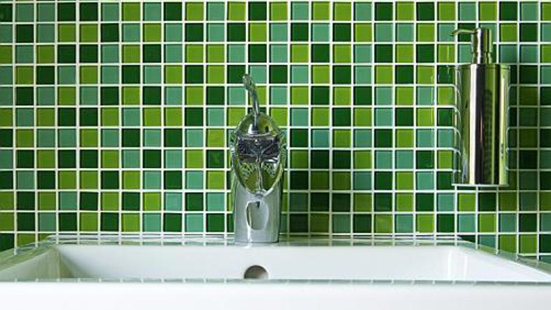 Funkcionalna, lepa in varna kopalnica še zdaleč ni nemogoč cilj.